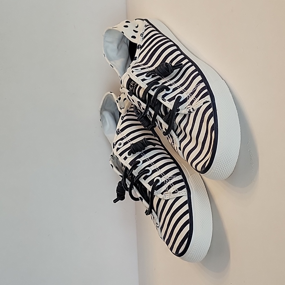 Sperry Navy & White Striped Sneakers Sz 8.5M